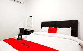 RedDoorz @ Jalan Wonosari KM.9